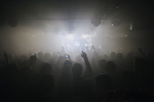 九游下载安装-不眠之夜:五大联赛精彩夜场回顾,不眠之夜 smg live